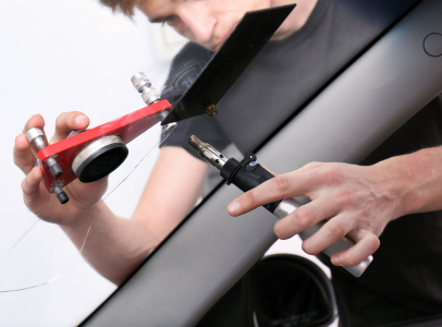 Remplacement de pare-brise au Garage Ablis Automobiles à Ablis près de St Arnoult en Yvelines (78)